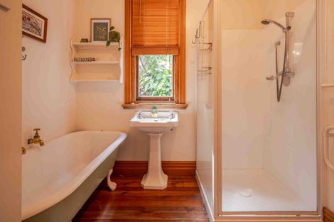 Photo of property in 118 Wharf Road, Pigeon Bay, 7583