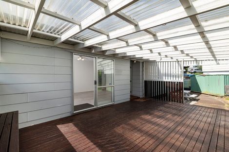 Photo of property in 2/8 Helena Street, Massey, Auckland, 0614