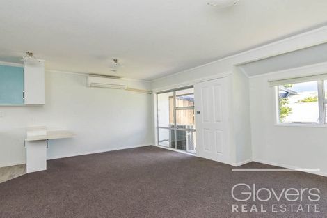 Photo of property in 1/106 West Coast Road, Glen Eden, Auckland, 0602