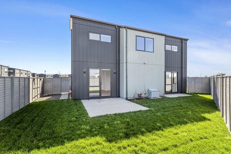 Photo of property in 32 Viridian Avenue, Rosehill, Papakura, 2113