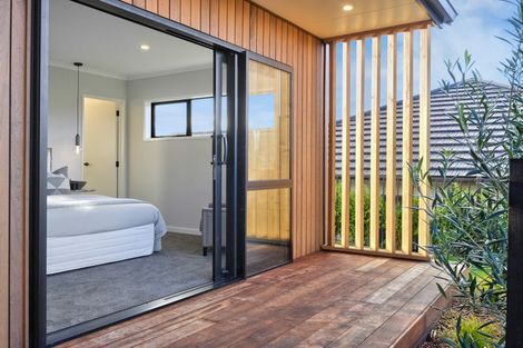 Photo of property in 38 Vinistra Road, Kumeu, 0810