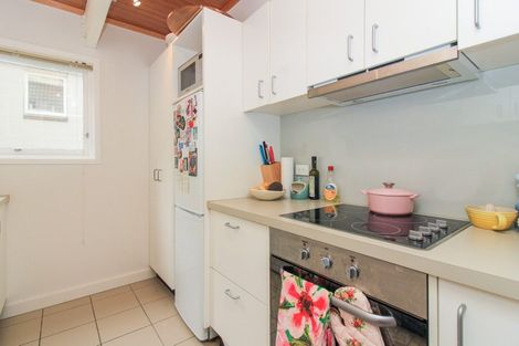 Photo of property in 28 Cottleville Terrace, Thorndon, Wellington, 6011