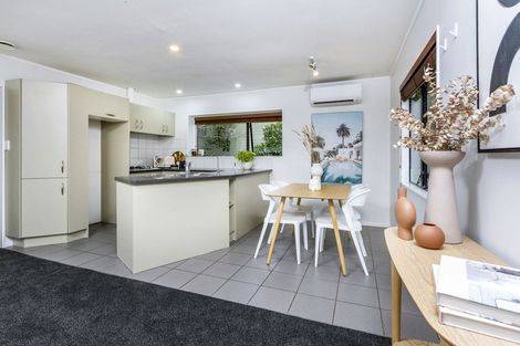 Photo of property in 2/23 Heathglen Place, Bayview, Auckland, 0629