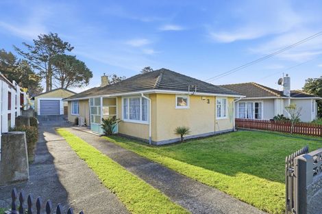 Photo of property in 31 Manuka Street, Castlecliff, Whanganui, 4501