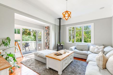 Photo of property in 88 Woodlands Park Road, Titirangi, Auckland, 0604