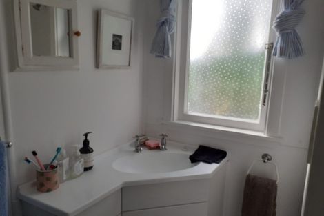 Photo of property in 103 Messenger Terrace, Oakura, 4314