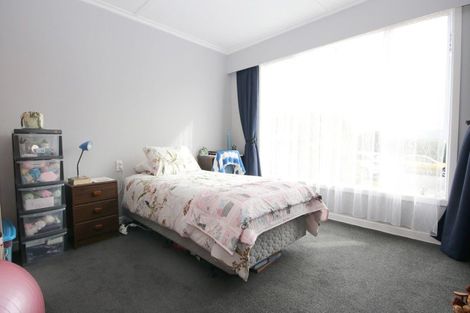 Photo of property in 33 Nichol Street, Heidelberg, Invercargill, 9812