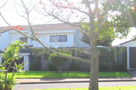 Photo of property in 1/2 Monde Place, Clover Park, Auckland, 2019