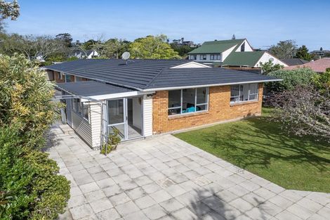 Photo of property in 2/9 Motuora Road, Manly, Whangaparaoa, 0930