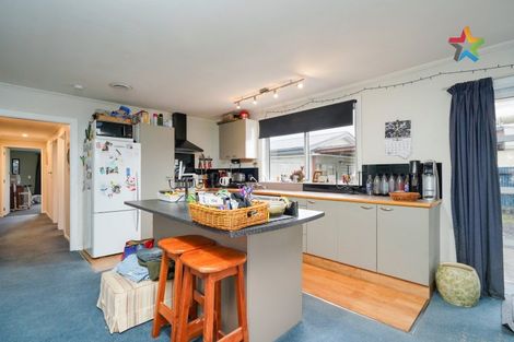 Photo of property in 30 Kilmarnock Street, Wallacetown, 9816