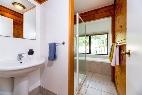 Photo of property in 1/64 Waimumu Road, Massey, Auckland, 0614