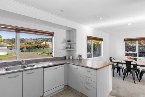 Photo of property in 18 Millwood Place, Silverstream, Upper Hutt, 5019