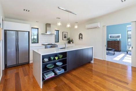 Photo of property in 16 Iles Lane, Cashmere, Christchurch, 8022