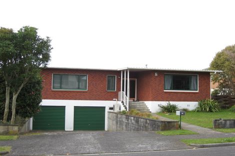 Photo of property in 19 Montana Place, Merrilands, New Plymouth, 4312