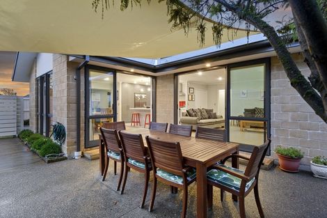 Photo of property in 15 Six Silvers Avenue, Halswell, Christchurch, 8025