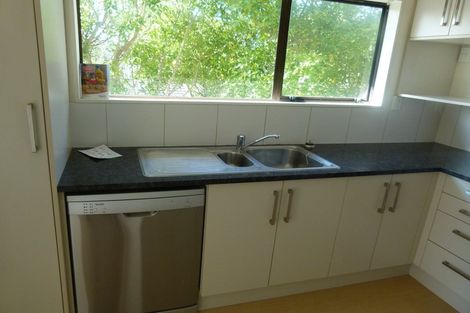 Photo of property in 2/2 Leith Way, Rothesay Bay, Auckland, 0630