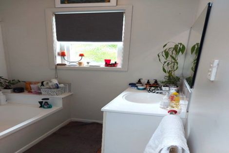 Photo of property in 66 Pinehaven Road, Pinehaven, Upper Hutt, 5019