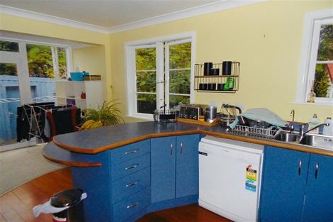 Photo of property in 28 Budleigh Street, Frankleigh Park, New Plymouth, 4310