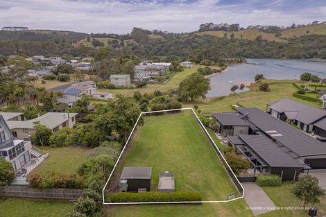 Photo of property in 19 Admiral Drive, Cooks Beach, Whitianga, 3591