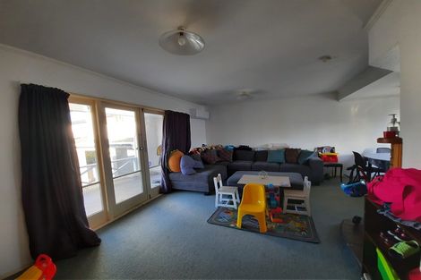 Photo of property in 18 Bradbury Road, Botany Downs, Auckland, 2010