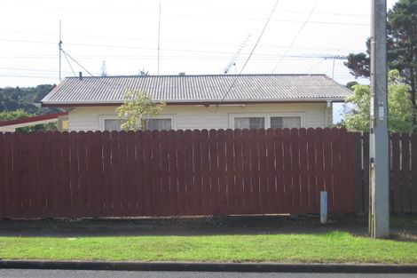 Photo of property in 260 Triangle Road, Massey, Auckland, 0614