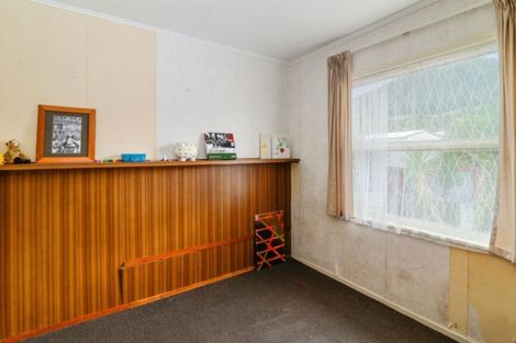 Photo of property in 2 Spencer Street, Western Heights, Rotorua, 3015