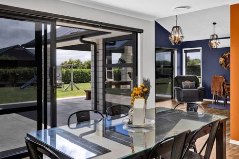 Photo of property in 405 Ketemarae Road, Normanby, Hawera, 4675