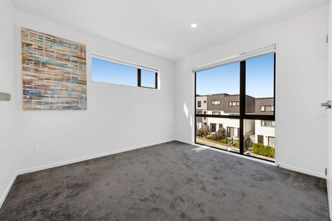 Photo of property in 28 Treeline Lane, Flat Bush, Auckland, 2019