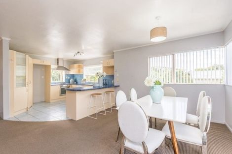 Photo of property in 2/78 Carlisle Road, Browns Bay, Auckland, 0632