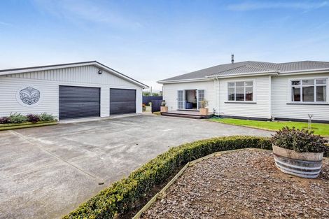 Photo of property in 196 Glover Road, Hawera, 4610