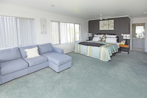 Photo of property in 22 Belle-mer Place, Gulf Harbour, Whangaparaoa, 0930