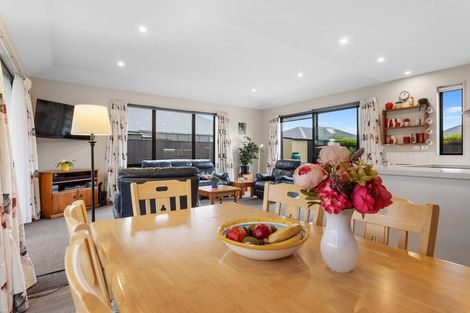 Photo of property in 16 Chestnut Place, Rangiora, 7400