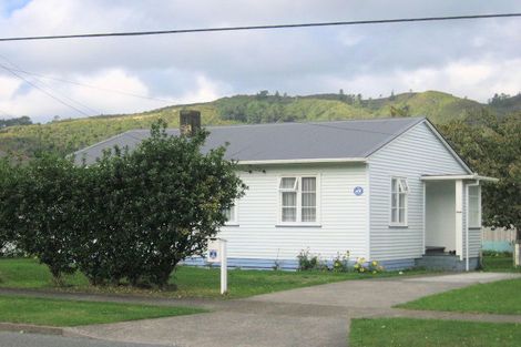 Photo of property in 4 Reynolds Street, Taita, Lower Hutt, 5011