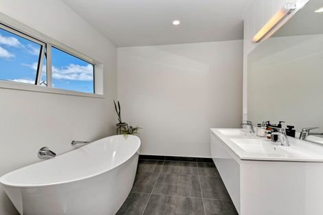 Photo of property in 36 Awanui Crescent, Matakana, Warkworth, 0985