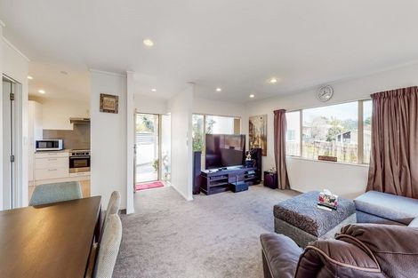 Photo of property in 3/692 Whangaparaoa Road, Stanmore Bay, Whangaparaoa, 0932