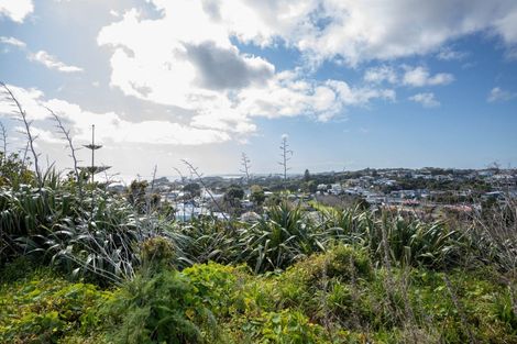 Photo of property in 5b Mission Street, Moturoa, New Plymouth, 4310