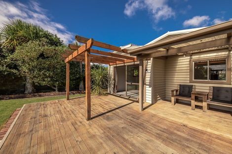 Photo of property in 6 Shelswell Street, Westport, 7825