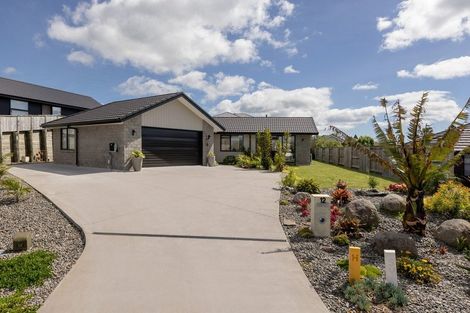Photo of property in 12 Brendan Close, Omokoroa, 3114