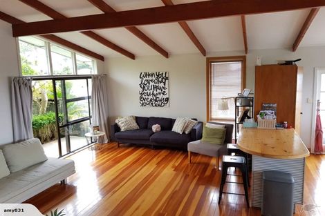 Photo of property in 251 Glengarry Road, Glen Eden, Auckland, 0602