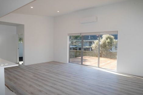 Photo of property in 5a Wairere Grove, Paraparaumu, 5032