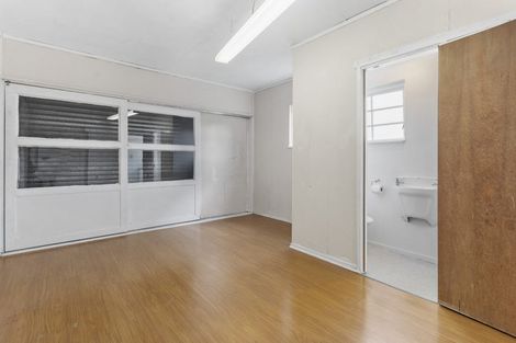 Photo of property in 68a Casuarina Road, Half Moon Bay, Auckland, 2012