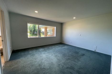 Photo of property in 8 Hagen Close, Golflands, Auckland, 2013