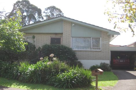 Photo of property in 1b Yarra Place, Botany Downs, Auckland, 2010