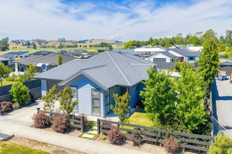 Photo of property in 20 Dee Street, Otane, 4202