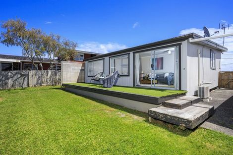 Photo of property in 973 Whangaparaoa Road, Tindalls Beach, Whangaparaoa, 0930