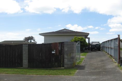 Photo of property in 4 Bundena Place, Clendon Park, Auckland, 2103
