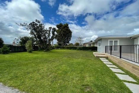 Photo of property in 60 St Leonards Road, Kelston, Auckland, 0602