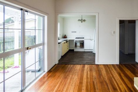 Photo of property in 200 Tukapa Street, Westown, New Plymouth, 4310