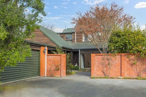 Photo of property in 9 Felstead Place Avonhead Christchurch City