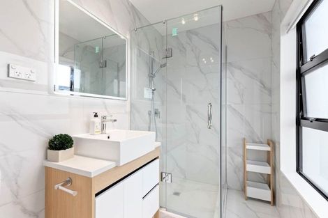 Photo of property in 4 Puruatanga Drive, Flat Bush, Auckland, 2019